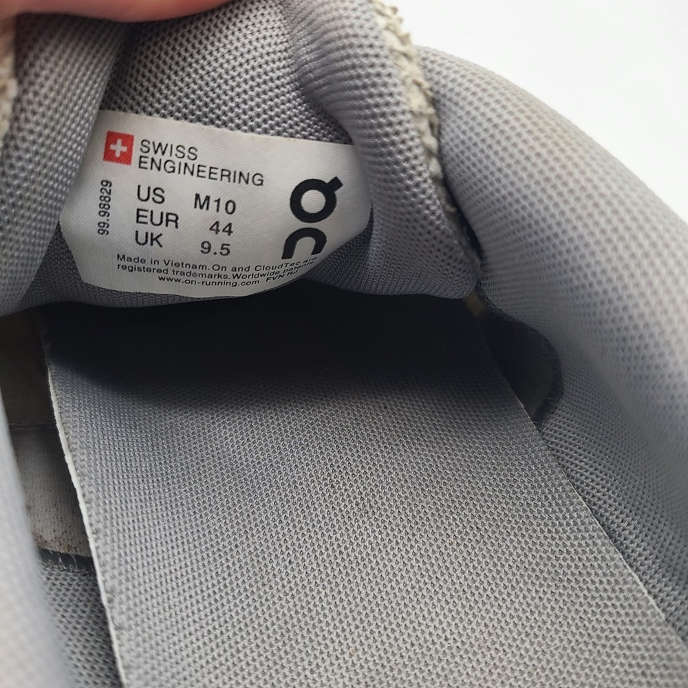 On Cloud 5 Shoes Mens 10 Gray White Athletic Running Walking Sneakers Trainers - Picture 6 of 6